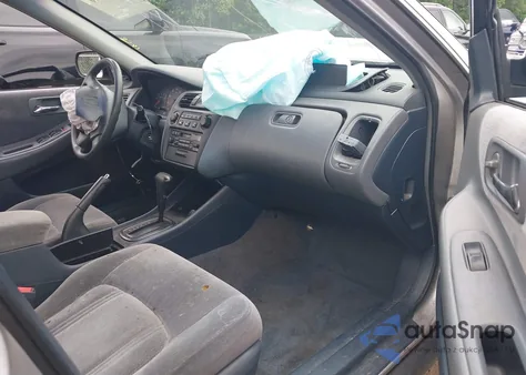 1999 Honda Accord Lx из США, поврежденный, VIN 1HGCG564XXA118854